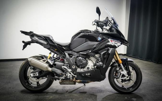 2025 BMW S 1000 XR Black Storm Metallic 2