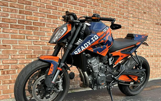 2022 KTM 890 DUKE