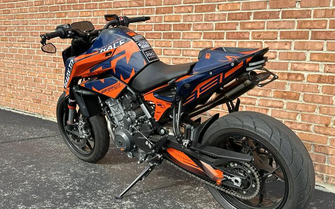 2022 KTM 890 DUKE