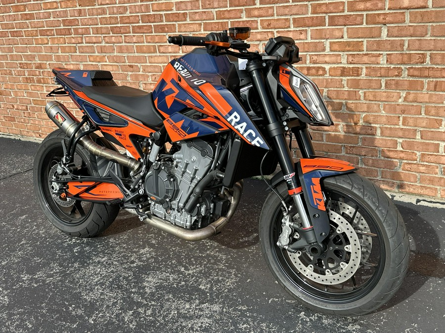 2022 KTM 890 DUKE