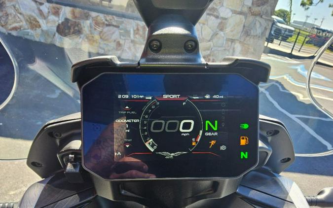 2027 Moto Guzzi V85 TT Travel