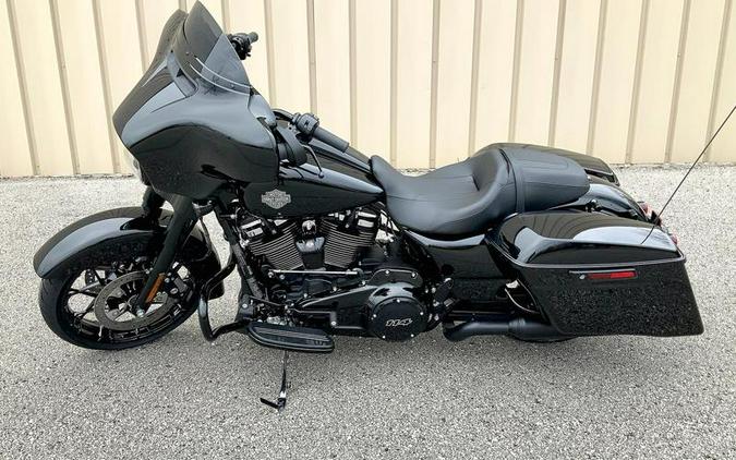 2017 Harley-Davidson® FLHX - Street Glide®