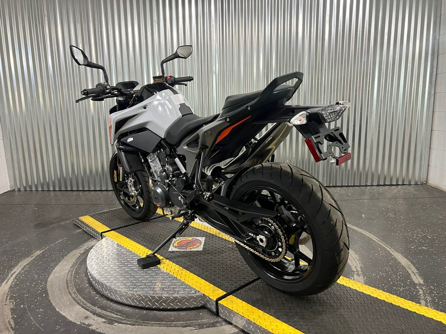 2024 KTM 790 Duke