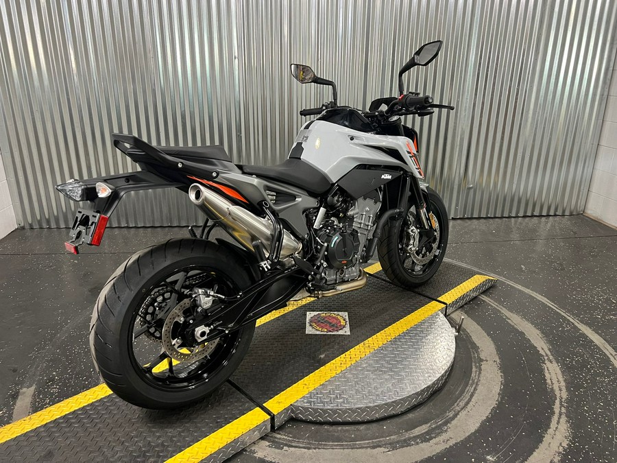 2024 KTM 790 Duke