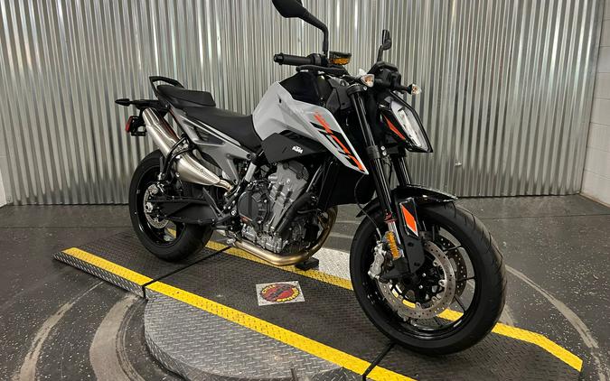 2024 KTM 790 Duke