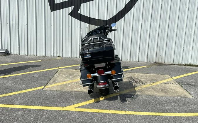 2009 Harley-Davidson® Electra Glide® Classic Vivid Black