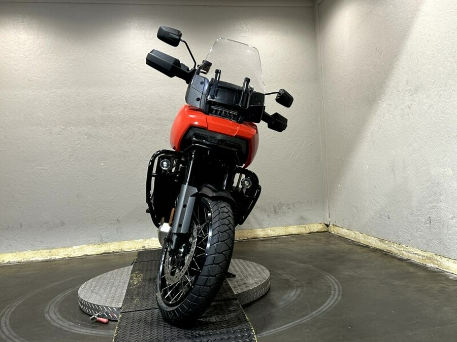 Harley-Davidson® Pan America® 1250 Special 2026 Blood Orange Black Cast Wheels