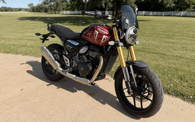 2024 Triumph Speed 400 Carnival Red / Phantom Black