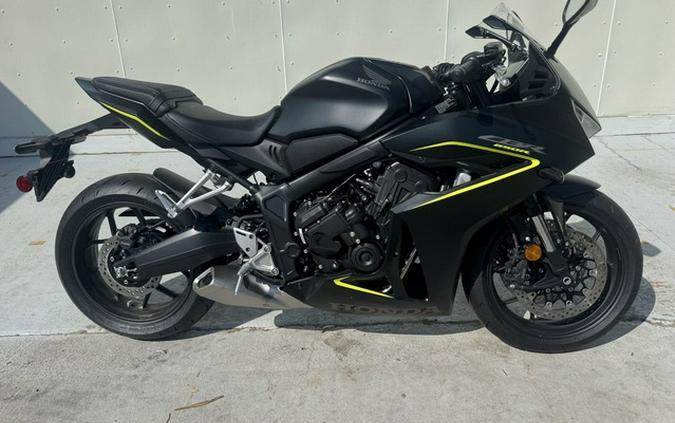 2026 Honda CBR650R E-Clutch
