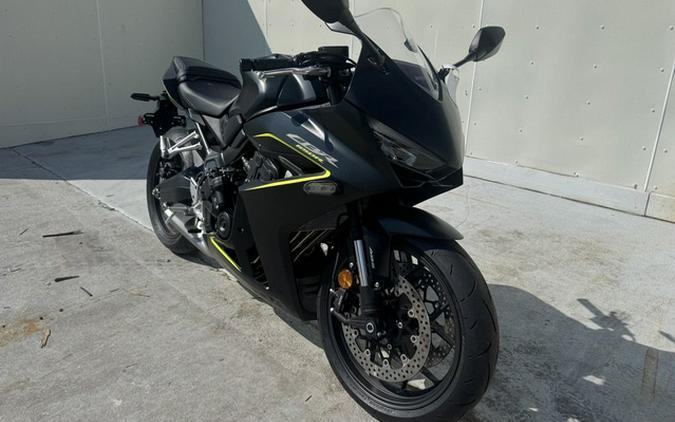 2026 Honda CBR650R E-Clutch