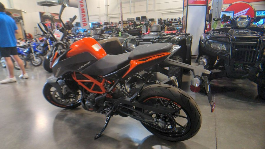 2023 KTM 390 Duke