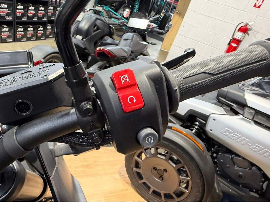 2025 Can-Am Origin® Base