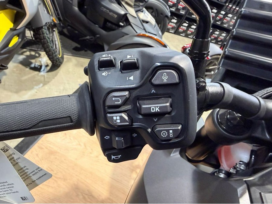 2025 Can-Am Origin® Base