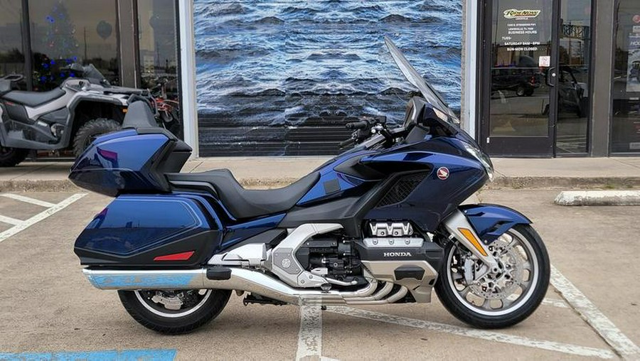 2018 Honda® Gold Wing Tour Automatic DCT Pearl Hawkseye Blue