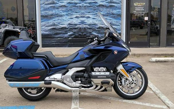 2018 Honda® Gold Wing Tour Automatic DCT Pearl Hawkseye Blue