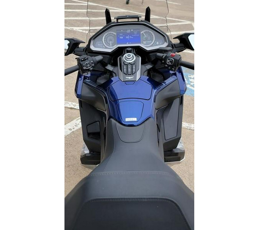 2018 Honda® Gold Wing Tour Automatic DCT Pearl Hawkseye Blue