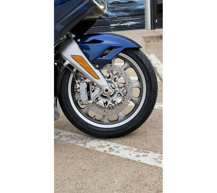 2018 Honda® Gold Wing Tour Automatic DCT Pearl Hawkseye Blue