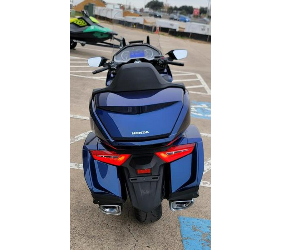 2018 Honda® Gold Wing Tour Automatic DCT Pearl Hawkseye Blue