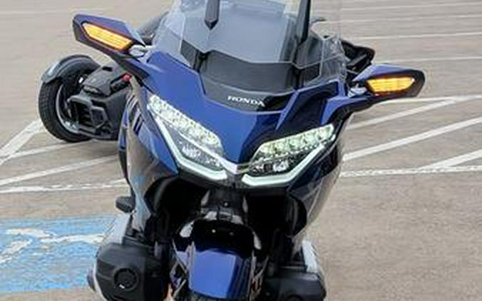 2018 Honda® Gold Wing Tour Automatic DCT Pearl Hawkseye Blue