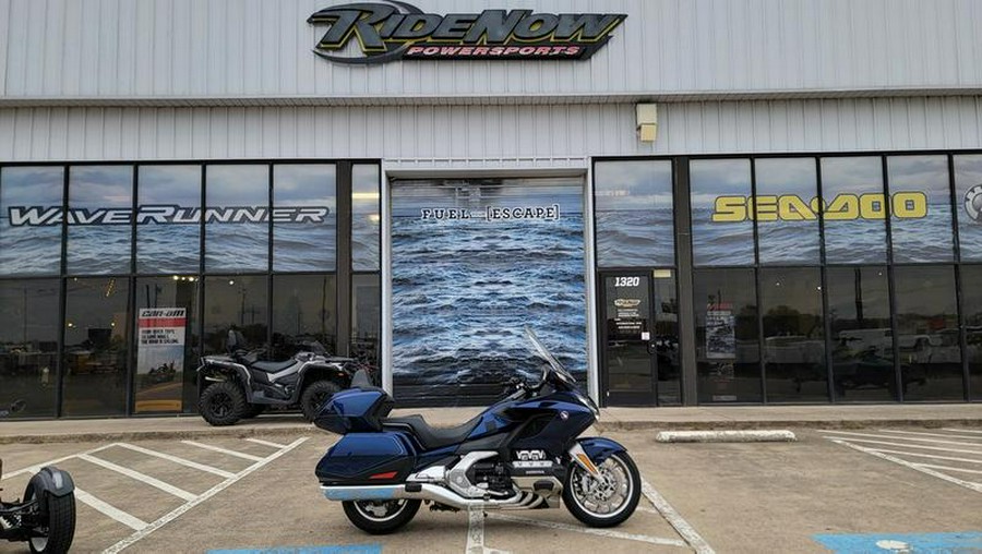 2018 Honda® Gold Wing Tour Automatic DCT Pearl Hawkseye Blue