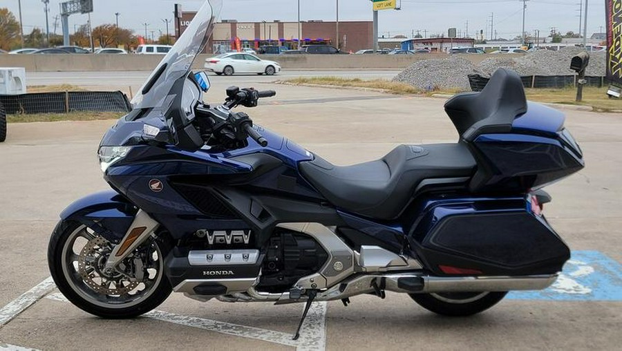 2018 Honda® Gold Wing Tour Automatic DCT Pearl Hawkseye Blue