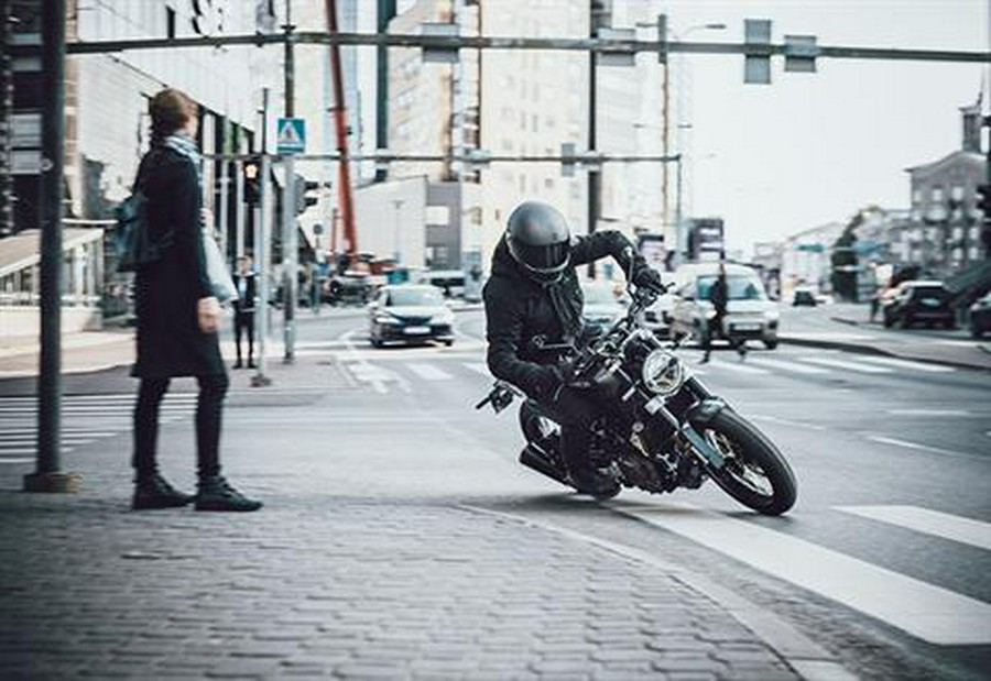 2021 Husqvarna Svartpilen 401