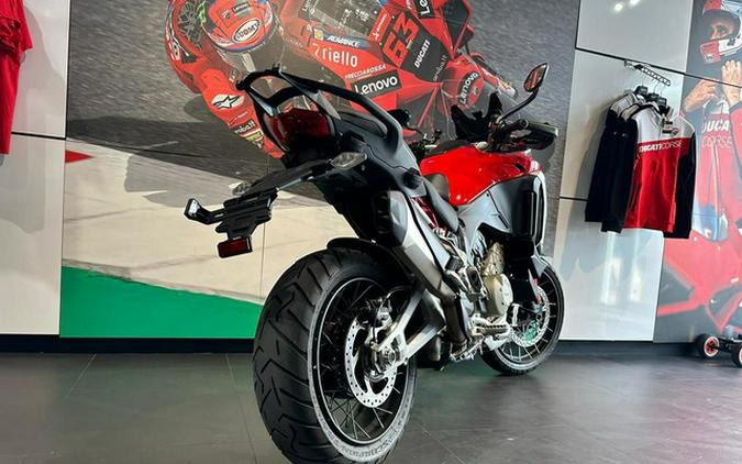 2022 Ducati Multistrada V4S Ducati Red / Spoked Wheels