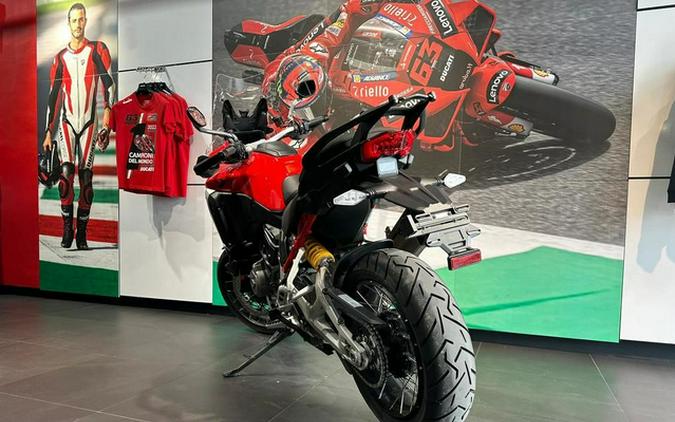 2022 Ducati Multistrada V4S Ducati Red / Spoked Wheels