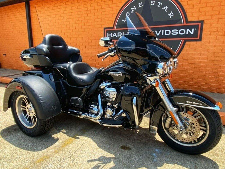 2017 Harley-Davidson® FLHTCUTG - Tri Glide® Ultra