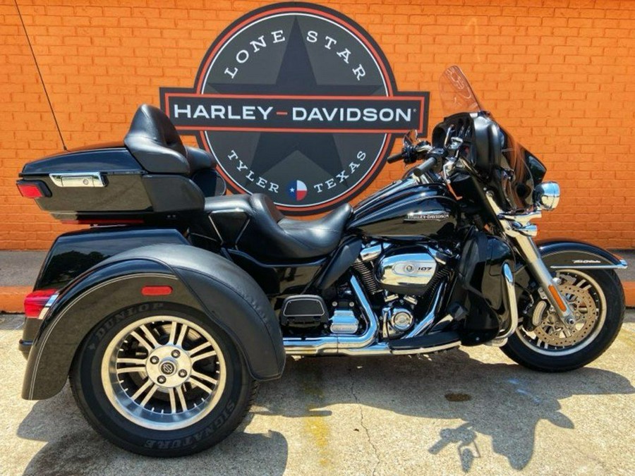 2017 Harley-Davidson® FLHTCUTG - Tri Glide® Ultra