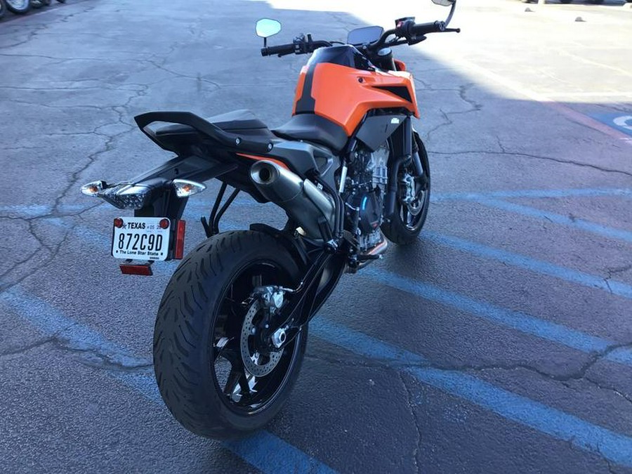 2024 KTM 790 Duke