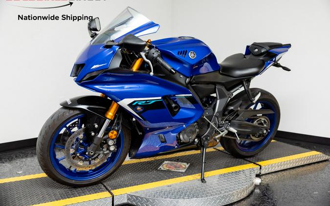 2025 YAMAHA YZF-R7