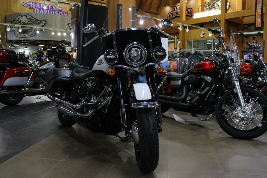 2021 Harley-Davidson® FLHCS - Heritage Classic 114