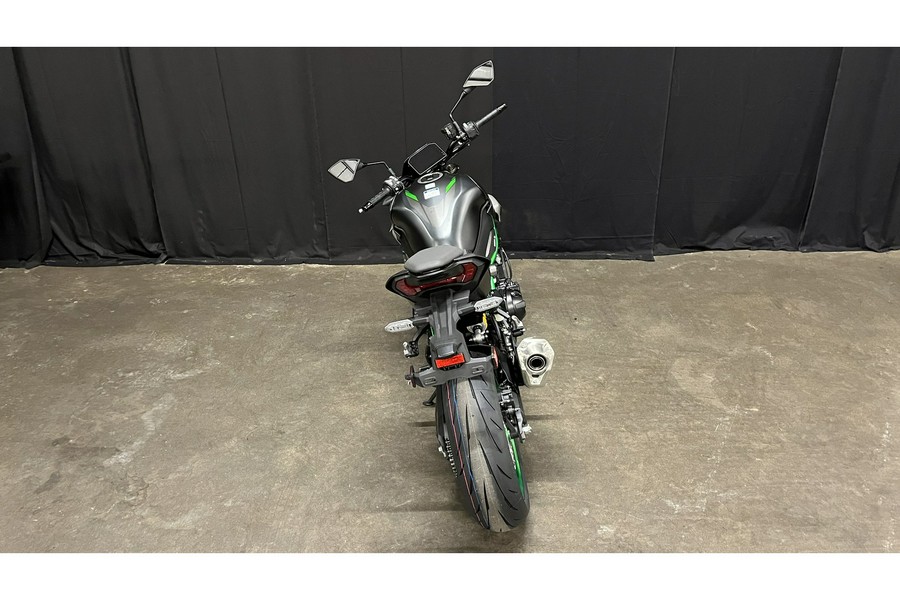 2026 Kawasaki Z900 SE ABS