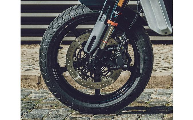 2025 Husqvarna Svartpilen 801