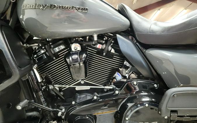 2022 Harley-Davidson® Ultra Limited - FP8743