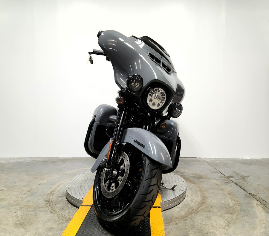 2022 Harley-Davidson® Ultra Limited - FP8743