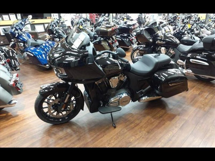 2022 Indian Motorcycle® Challenger® Black Metallic