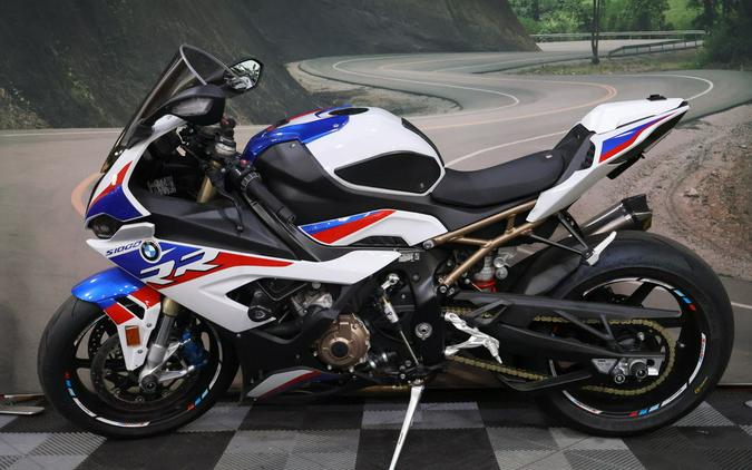 2022 BMW S 1000 RR Light White / Racing Blue / Racing Red