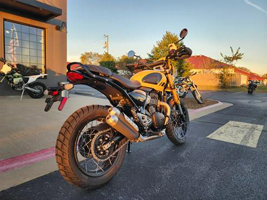 2026 Triumph Scrambler 400 XC