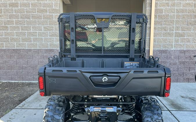2027 CAN-AM SSV DEFXU DPSCAB 67 HD9 GY 27 DPS_CAB