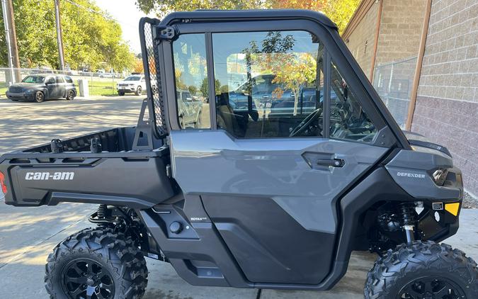2027 CAN-AM SSV DEFXU DPSCAB 67 HD9 GY 27 DPS_CAB