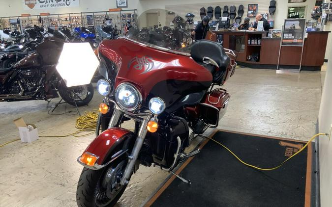 2012 Harley-Davidson Electra Glide Ultra Limited Two-Tone Ember Red Sunglo/M