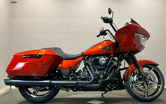 Harley-Davidson Road Glide™ 2024 FLTRX 84485126DT WHISKEY FIRE