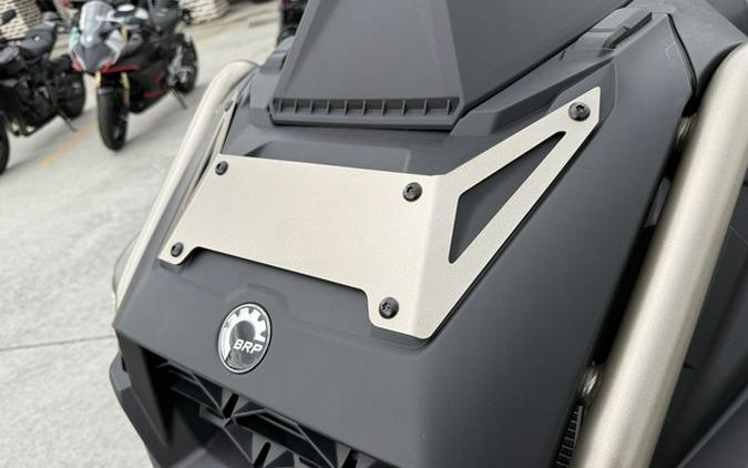 2026 Can-Am Outlander X mr 1000R Loft Green Satin