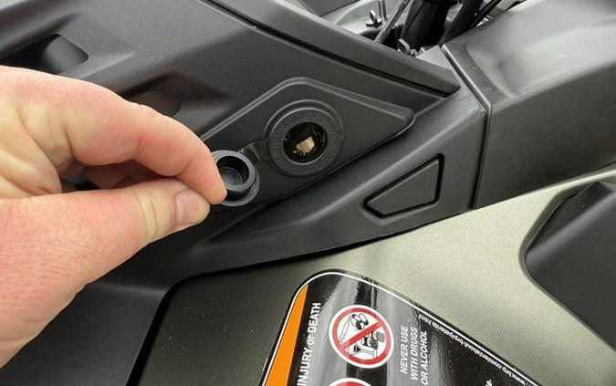 2026 Can-Am Outlander X mr 1000R Loft Green Satin