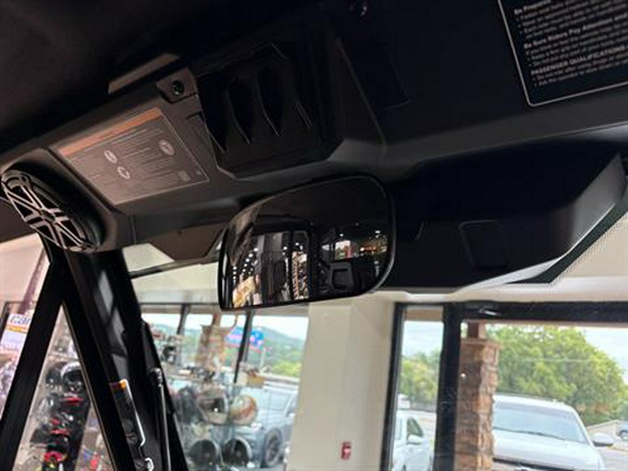 2026 Can-Am Defender Limited HD11