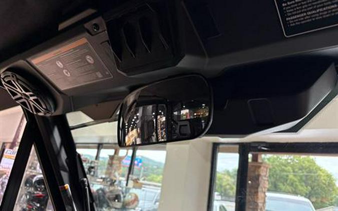 2026 Can-Am Defender Limited HD11