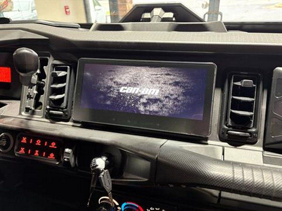 2026 Can-Am Defender Limited HD11