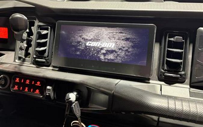 2026 Can-Am Defender Limited HD11